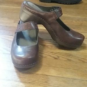 Brown mary jane leather Dansko